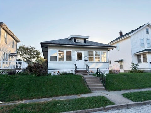 Tiny photo for 2129 Madison Street, Davenport, IA 52804 (MLS # 12797201)