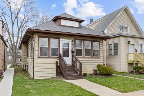 Photo of 1328 W 98th Street, Chicago, IL 60643 (MLS # 12625159)