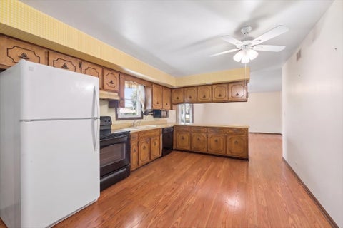 Tiny photo for 2021 Glenwood Avenue, Joliet, IL 60435 (MLS # 12744022)