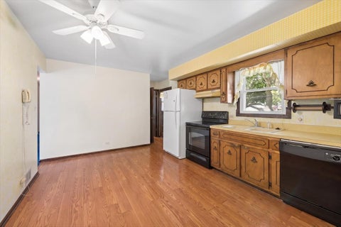 Tiny photo for 2021 Glenwood Avenue, Joliet, IL 60435 (MLS # 12744022)