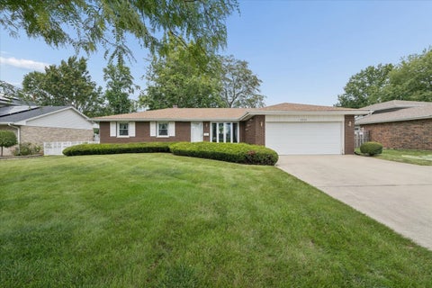 Tiny photo for 2021 Glenwood Avenue, Joliet, IL 60435 (MLS # 12744022)