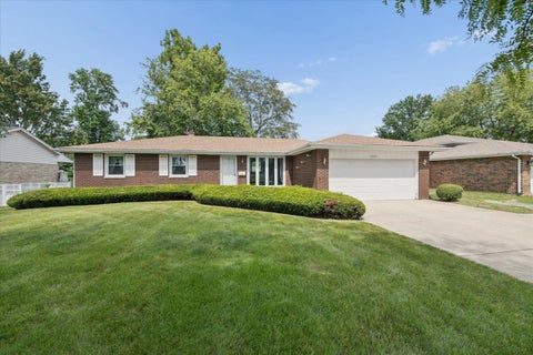 Photo of 2021 Glenwood Avenue, Joliet, IL 60435 (MLS # 12744022)
