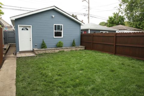 Tiny photo for 6243 W Byron Street, Chicago, IL 60634 (MLS # 12487992)