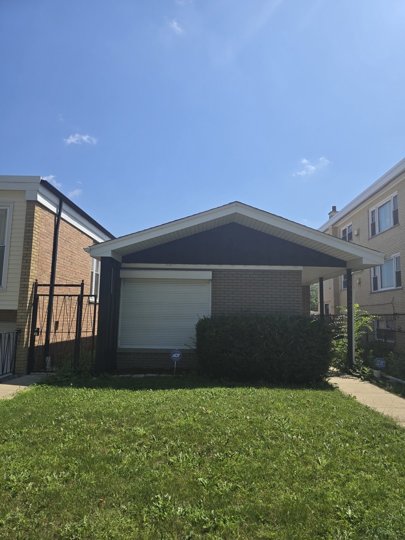 9727 S michigan Avenue