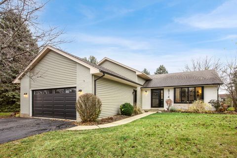 Photo of 814 roger Road, Woodstock, IL 60098 (MLS # 12550077)