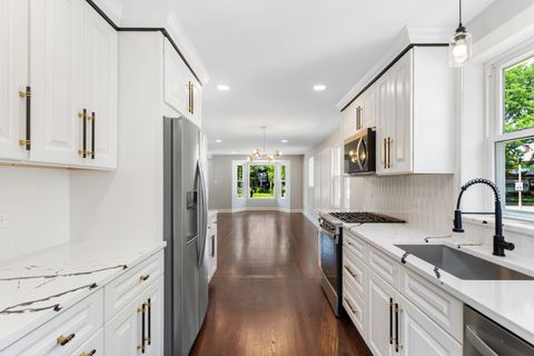 Tiny photo for 6924 34th Street, Berwyn, IL 60402 (MLS # 12481718)