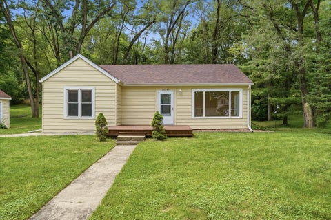 Photo of 26797 W Longwood Drive, Ingleside, IL 60041 (MLS # 12724562)