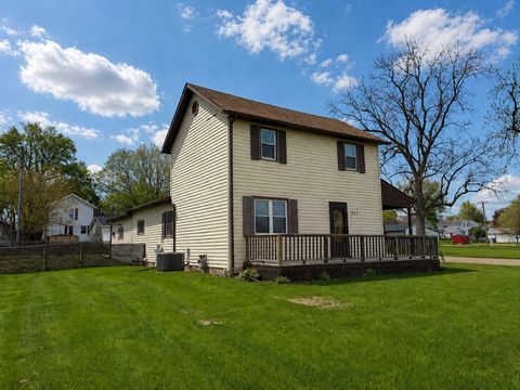 Tiny photo for 317 S Walnut Street, Shannon, IL 61078 (MLS # 12635231)