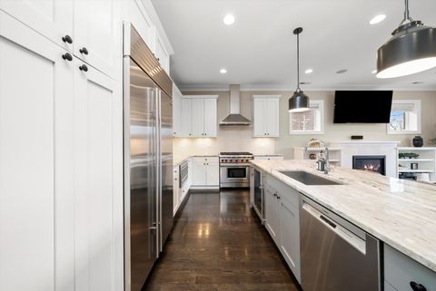 Tiny photo for 1042 W Altgeld Street #3, Chicago, IL 60614 (MLS # 12621347)