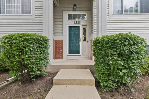 Tiny photo for 1333 NEW HAVEN Drive #1333, Cary, IL 60013 (MLS # 12691474)