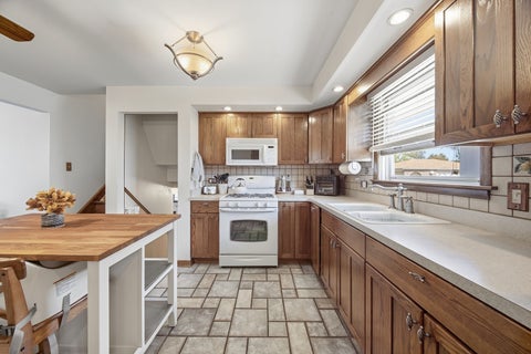Tiny photo for 6740 W 92nd Street, Oak Lawn, IL 60453 (MLS # 12753837)