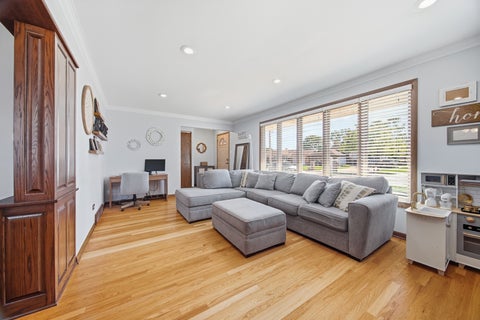 Tiny photo for 6740 W 92nd Street, Oak Lawn, IL 60453 (MLS # 12753837)