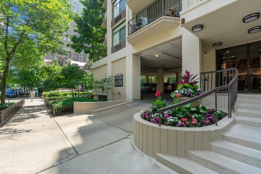 1450 N Astor Street 14D