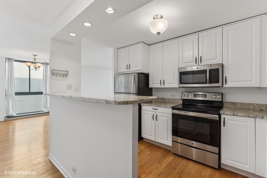 1450 N Astor Street 14D