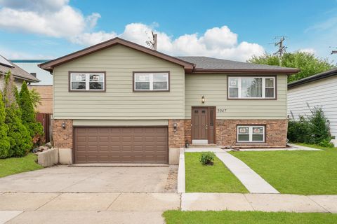 Photo of 5047 Forster Avenue, Schiller Park, IL 60176 (MLS # 12457323)