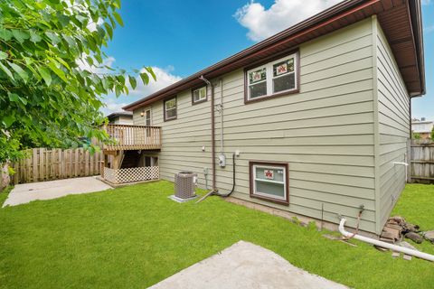 Tiny photo for 5047 Forster Avenue, Schiller Park, IL 60176 (MLS # 12457323)