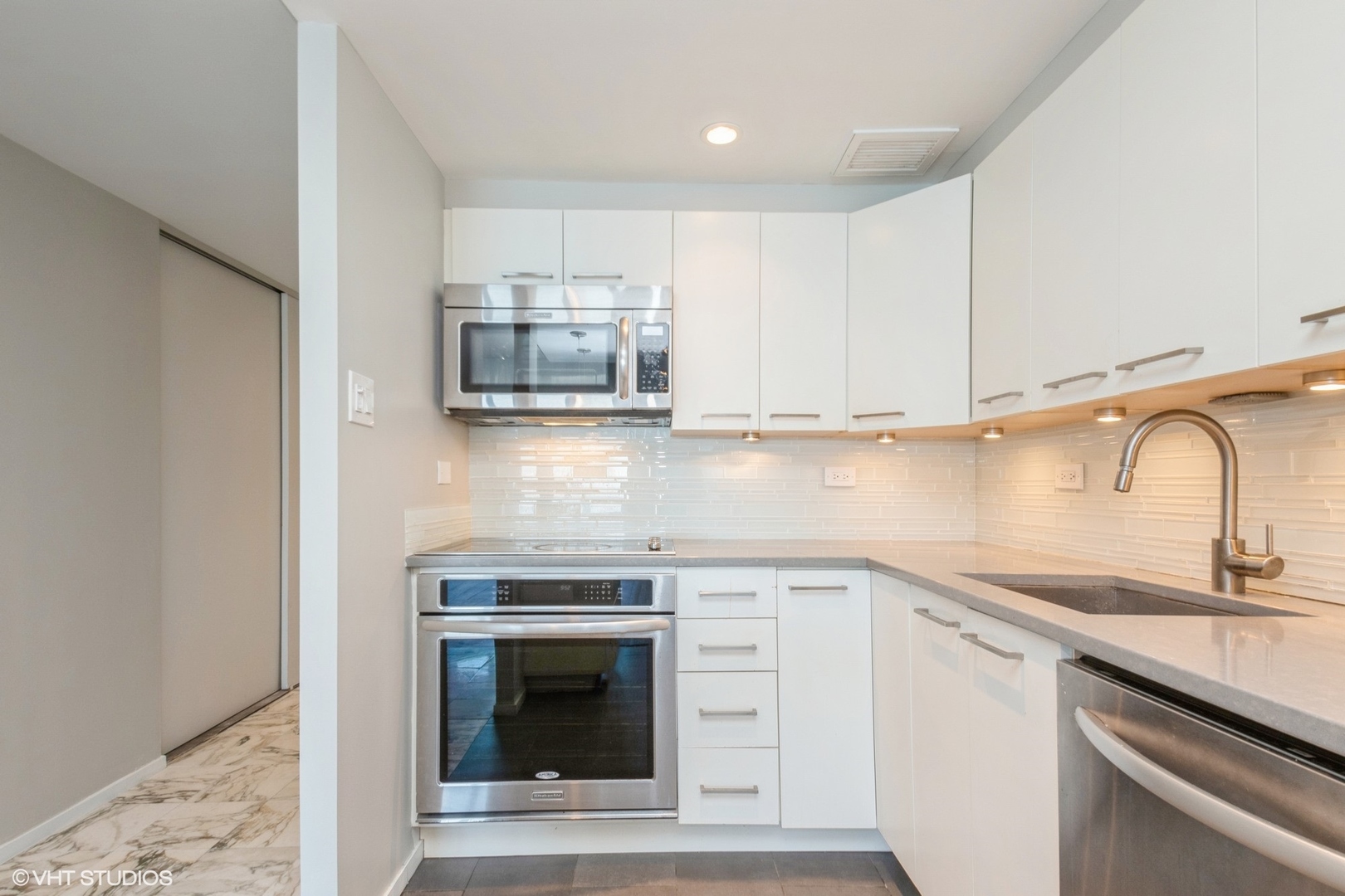 175 E Delaware Place 5308
