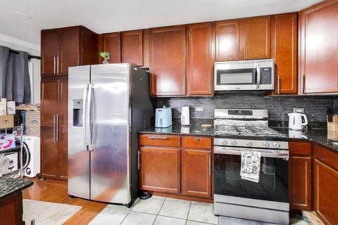Tiny photo for 6400 N RIDGE Boulevard #402, Chicago, IL 60626 (MLS # 12364624)