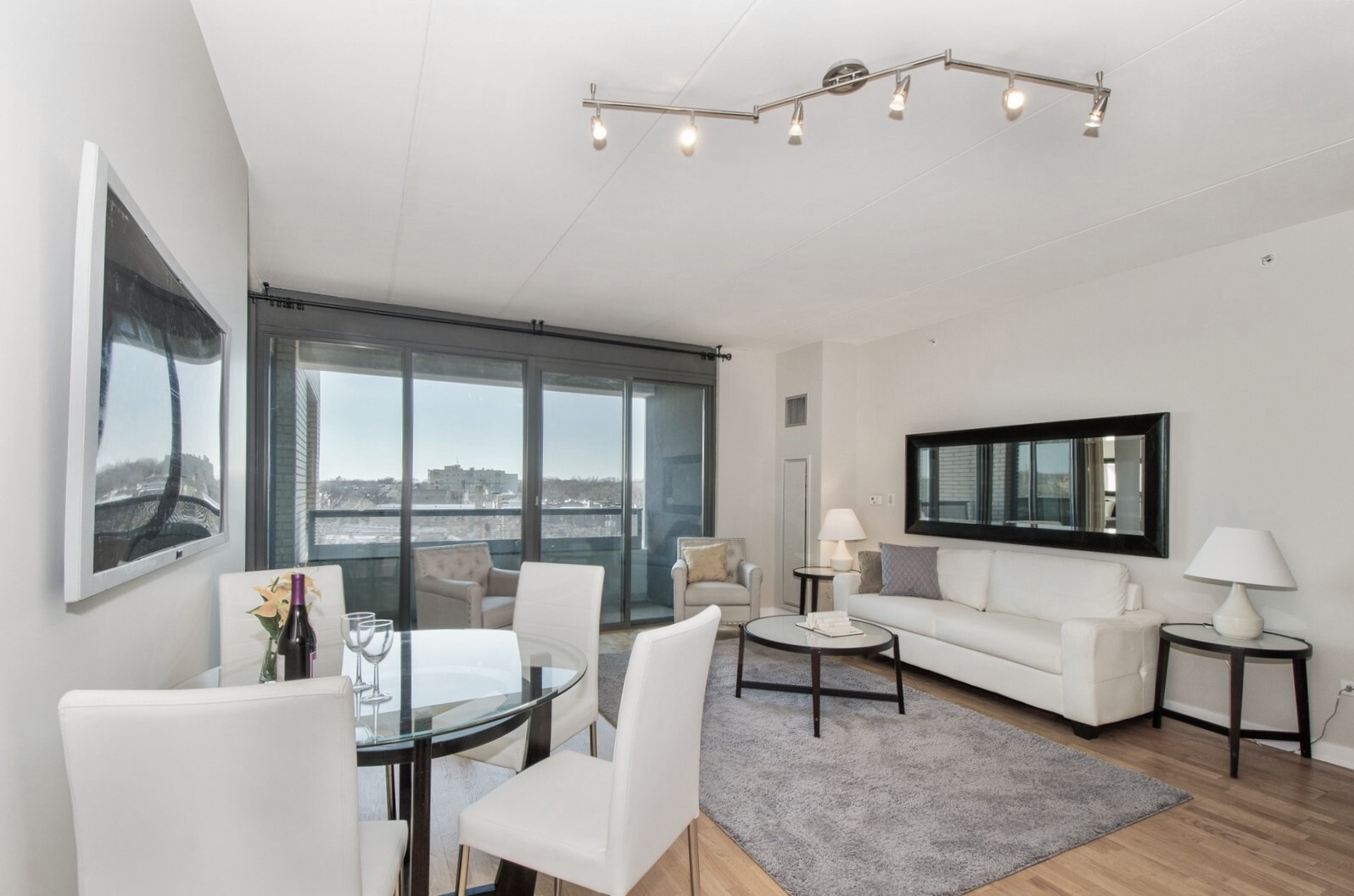 900 CHICAGO Avenue 510