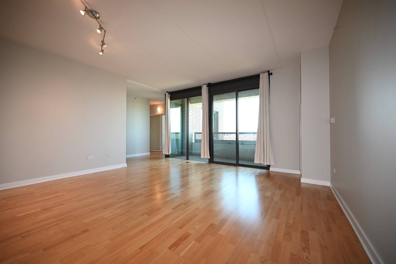 900 CHICAGO Avenue 510