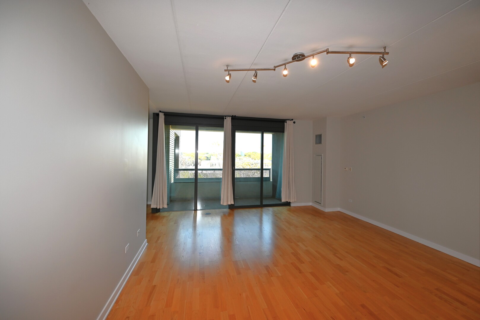 900 CHICAGO Avenue 510