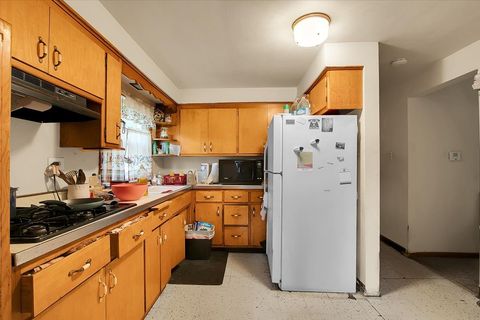Tiny photo for 13134 Sacramento Avenue, Blue Island, IL 60406 (MLS # 12491317)
