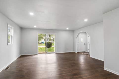 Tiny photo for 102 8th Avenue, Mendota, IL 61342 (MLS # 12647303)