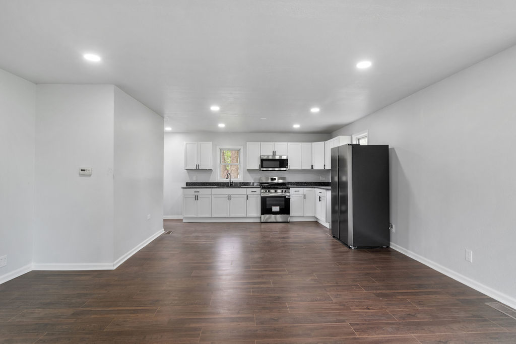 102 8th Avenue