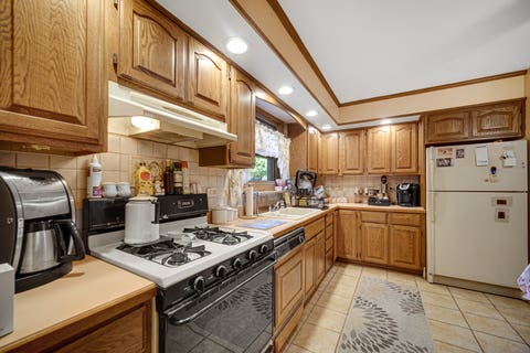 Tiny photo for 10013 W Lyndale Avenue, Melrose Park, IL 60164 (MLS # 12711551)