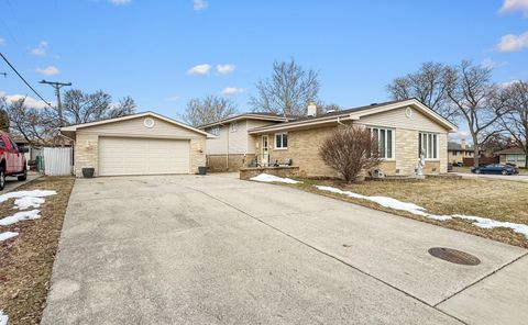 Photo of 2650 Sunnyside Avenue, Westchester, IL 60154 (MLS # 12576390)