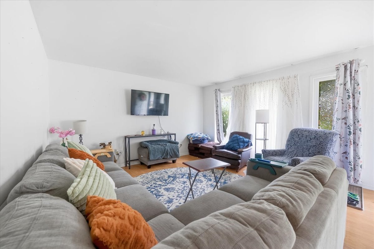 1215 DEVONSHIRE Drive