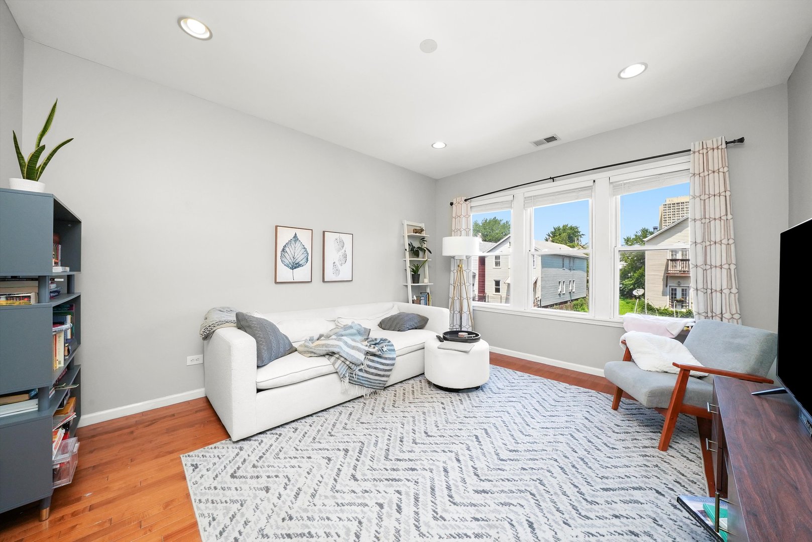 1511 W Augusta Boulevard