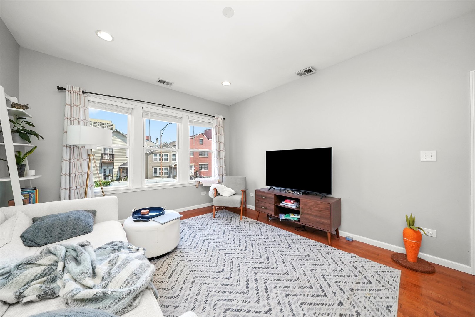 1511 W Augusta Boulevard