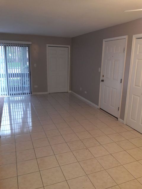 Tiny photo for 266 12th Street #3B, Wheeling, IL 60090 (MLS # 12459959)