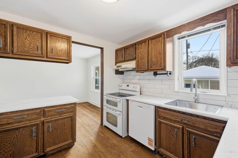 Tiny photo for 10344 S Albany Avenue, Chicago, IL 60655 (MLS # 12525806)