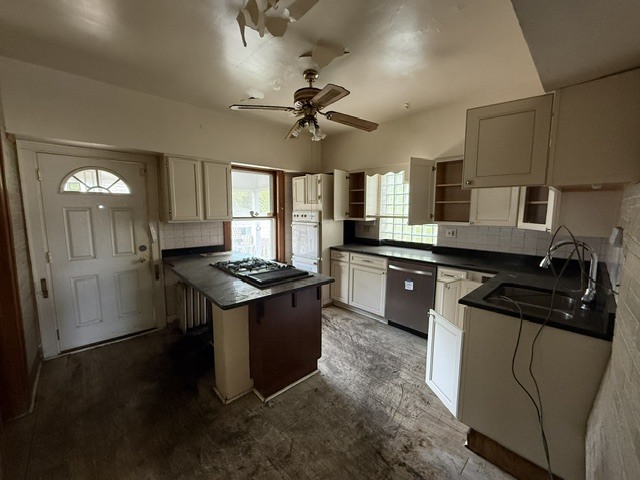 511 E 88th Place