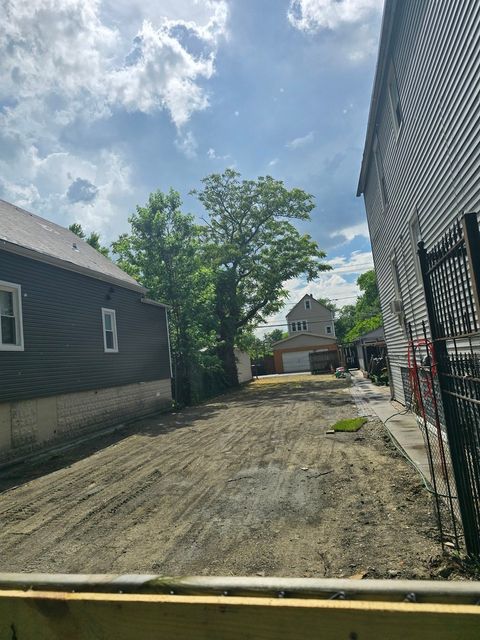 5226 S Loomis Street Chicago IL 60609