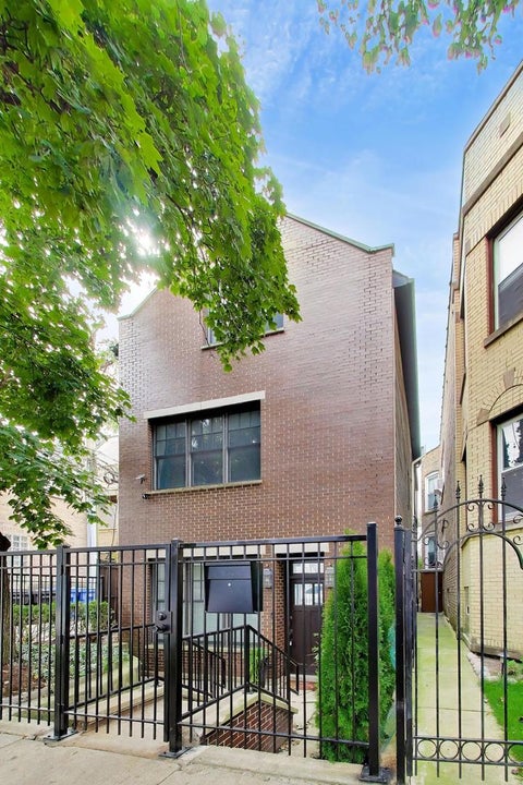 Photo of 3414 N Oakley Avenue, Chicago, IL 60618 (MLS # 12734355)