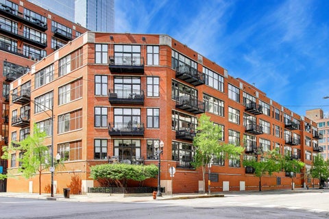 Photo of 333 W Hubbard Street #209, Chicago, IL 60654 (MLS # 12759366)
