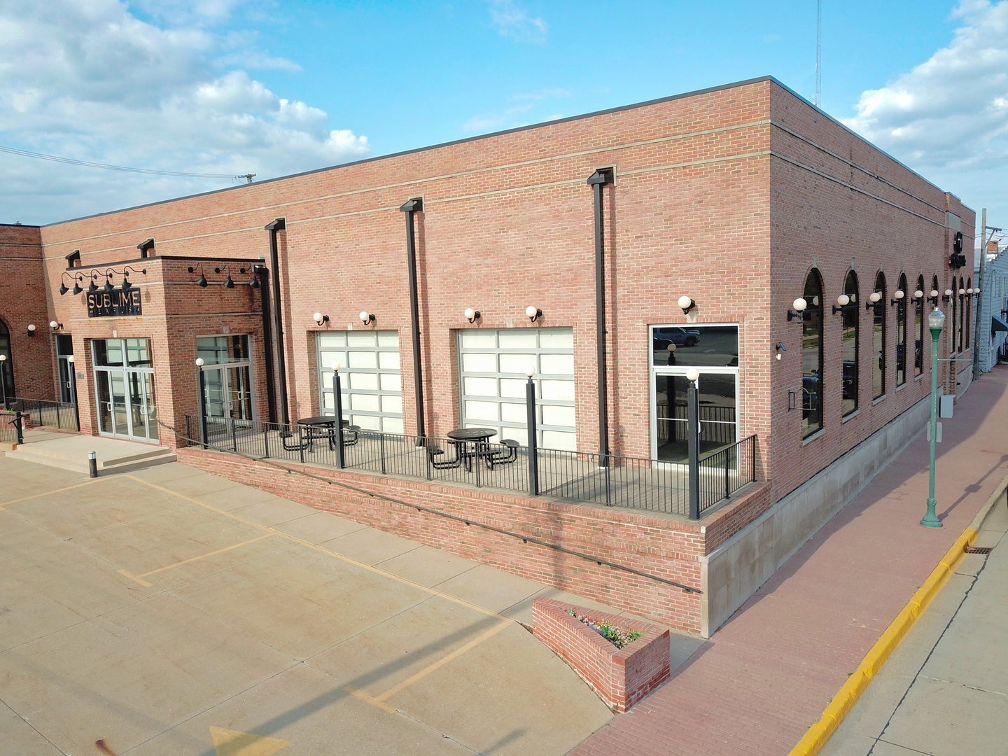 124 W Illinois Avenue