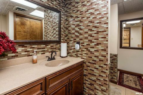 Tiny photo for 15866 Moellers Road, Marion, IL 62959 (MLS # EB459406)