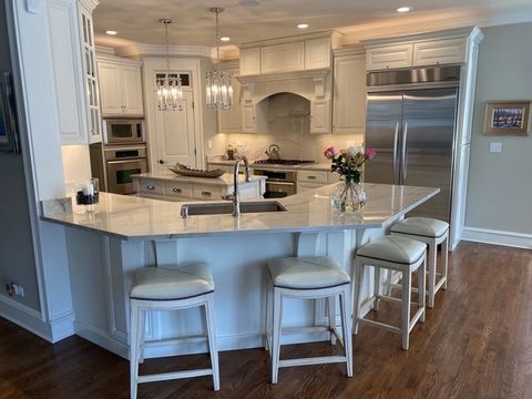 Tiny photo for 835 Avon Court, Glen Ellyn, IL 60137 (MLS # 12491391)