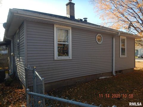 Tiny photo for 814 4TH Street, Colona, IL 61241 (MLS # QC4269510)
