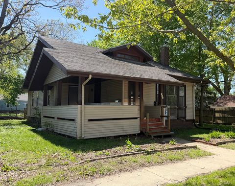 Tiny photo for 405 E Illinois Street, Urbana, IL 61801 (MLS # 12625378)