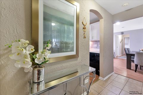 Tiny photo for 2620 N Windsor Drive #201, Arlington Heights, IL 60004 (MLS # 12486874)