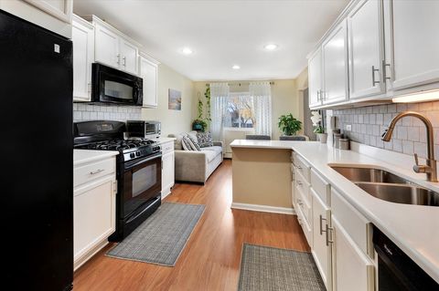 Tiny photo for 2620 N Windsor Drive #201, Arlington Heights, IL 60004 (MLS # 12486874)