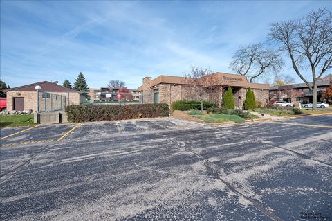Tiny photo for 2620 N Windsor Drive #201, Arlington Heights, IL 60004 (MLS # 12486874)