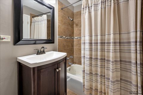 Tiny photo for 2620 N Windsor Drive #201, Arlington Heights, IL 60004 (MLS # 12486874)