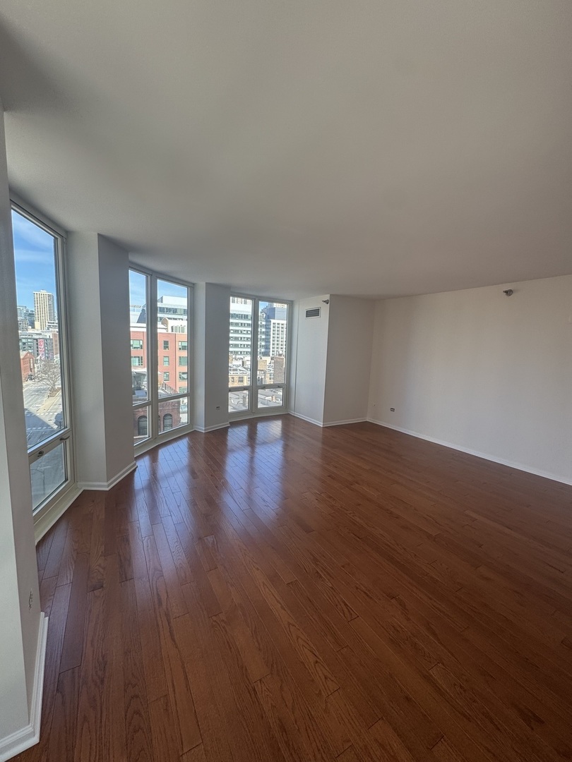 345 N La Salle Drive 801