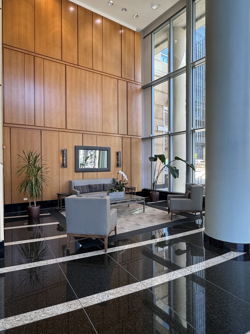 345 N La Salle Drive 801